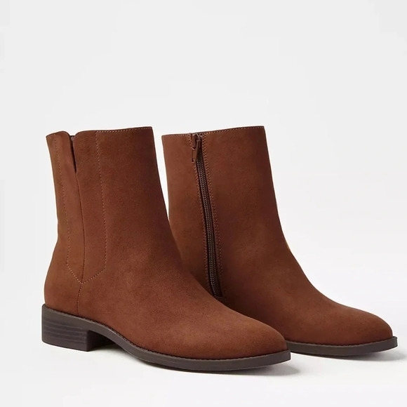 LOFT Cognac Brown Lug Sole Classic Cool Chelsea Boots with Zip Closure - Picture 1 of 10